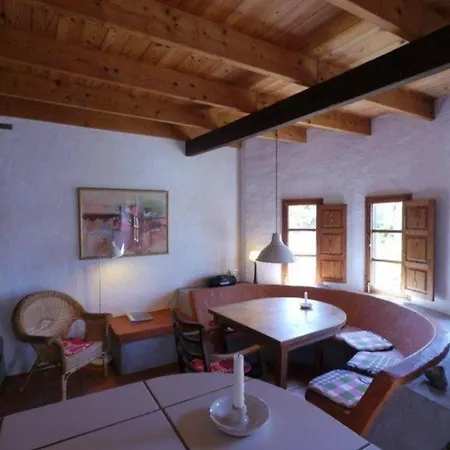 Holiday home In Mit Gemeinsamem Pool Guatiza